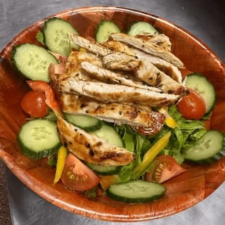 Half Tray Garden Salad with Grilled Chicken