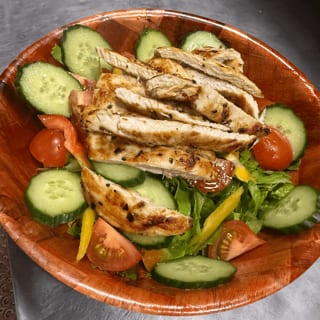 Garden Salad with Grilled Chicken